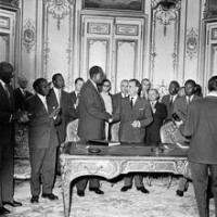 凱塔與法國總理德勃雷簽署馬里獨立協定