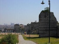狄奧多西城牆與布雷契耐城牆連接的部分