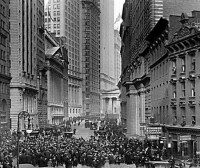 1929年10月29日人群聚集在紐約華爾街