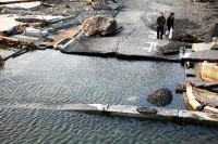 日本沿海不少地方在地震海嘯后地面下降