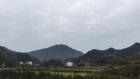 遠觀望母山