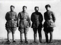 1945年，晉熱遼軍區詹才芳(左三)與李運昌、李中權、彭壽生合影。