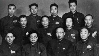 1949年李天佑、鍾赤兵、羅榮桓（前左起）