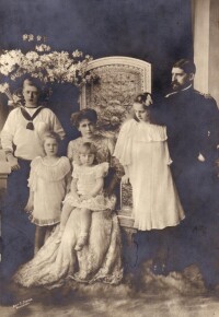 斐迪南一家的全家福，1913年