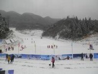 東山峰雲頂滑雪場