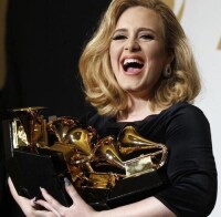第54屆格萊美獎：Adele獲得6座獎盃