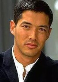 王盛德 Russell Wong