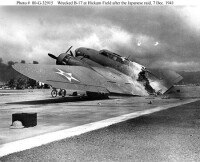 （圖）希凱姆機場被擊毀的 B-17D