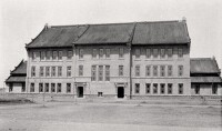 建於1917年的柏根樓樓，後為化學樓，今為教學三樓。
