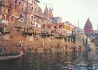 沐浴恆河水的印度斯坦人