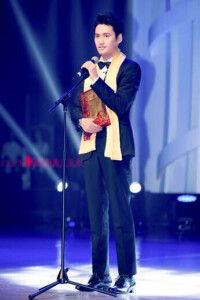 憑藉《秀麗江山之長歌行》獲得最佳男演員獎