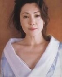 憑藉《武士的家用帳》獲得日本電影影評人大獎最佳女配角獎。