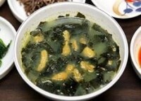 加入海膽製作的海帶湯