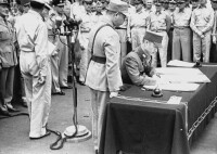 中國代表團簽署日本投降文件
