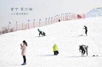 阜寧金沙湖旅遊景區滑雪場