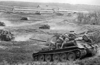 1944年進攻中的蘇聯裝甲部隊