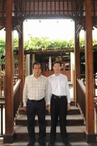 孫通在泰國前副總理披尼家中做客。