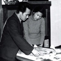 中國畫家盧沉（左）與周思聰合影