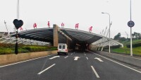 上海長江隧道通車