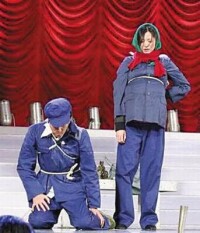 黃宏和宋丹丹表演小品《超生游擊隊》