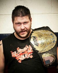 NXT冠軍歐文斯