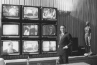 1986年貝盧斯科尼成為電視界大亨