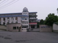 學院校門