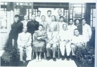 馮景蘭(中左3)與長江三峽工程的專家合影