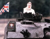 1986年，撒切爾視察駐守西德的英國官兵