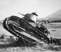 被擊毀的南斯拉夫皇家陸軍之雷諾FT-17坦克