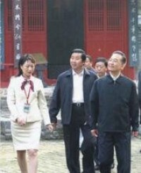 2008年5月10日溫家寶總理參觀南陽卧龍崗