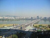 麻浦大橋[位於韓國首爾漢江上的一座大橋]