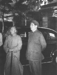 毛澤東和柳亞子在一起(右)