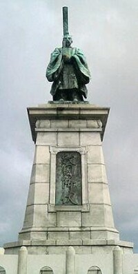 龜山天皇雕像