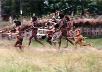 新幾內亞島食人族後代