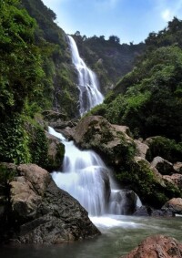 風景秀麗的虹山