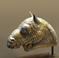 四世紀薩珊王朝的鍍銀馬首。