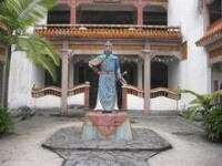 楊國威紀念館塑像