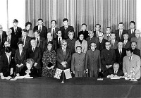 1984年12月19日下午，鄧小平與英國首相撒切爾夫人在北京人民大會堂出席《中英聯合聲明》簽字儀式