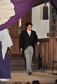 安倍晉三參拜靖國神社