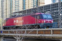 修復后的HXD3D-0073在北京會城門鐵路橋