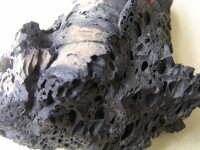 富含鋰的火成岩
