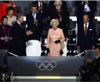伊麗莎白二世盛裝出席2012倫敦奧運會