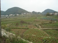 山間的老君山村