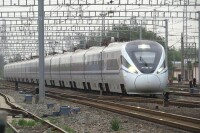 CRH1E-1230擔當的D314次列車通過丰台南信號