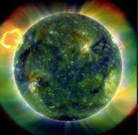 3月30日拍攝的極紫外線多波長太陽全景圖