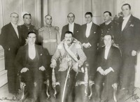 伊瓦涅斯總統和他的內閣成員