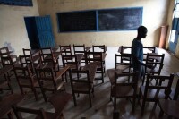 賴比瑞亞政府已關閉所有學校以減緩疫情蔓延