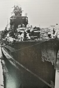 1942年12月被擊傷后在橫須賀修理的野分