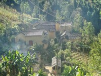 陡坡村[雲南省德宏州梁河縣芒東鎮黑坡村]